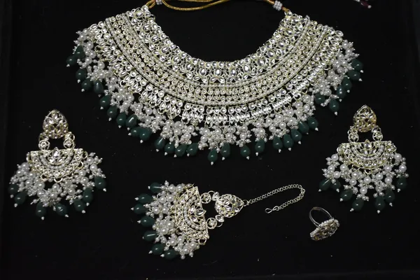 Green_Alloy_Kundan_Beaded_Bridal_Choker_Set_With_Mangtika_And_Finger_Ring_For_Women