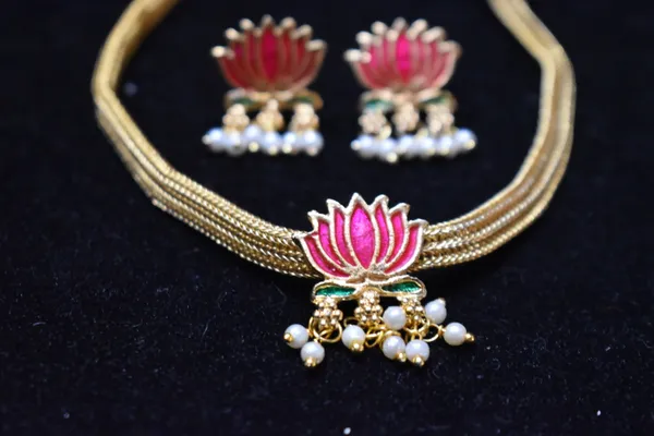 Alloy_Lotus_Chain_Choker_Set_For_Women
