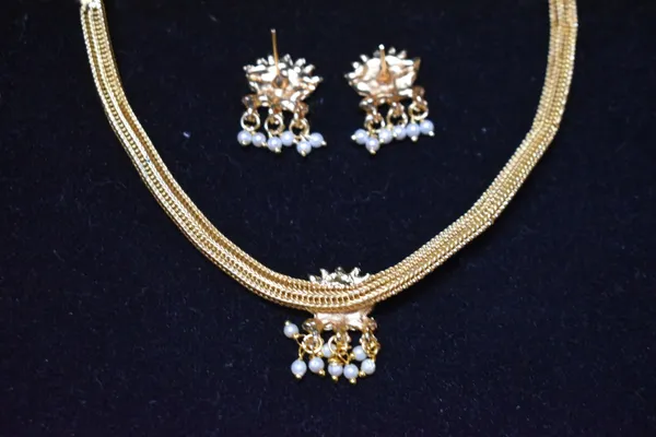Alloy_Lotus_Chain_Choker_Set_For_Women