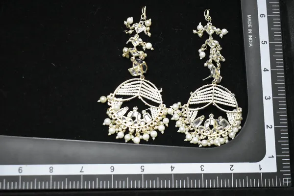 White_Alloy_Layered_Pearl_Kundan_Choker_Set_For_Women