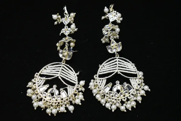 White_Alloy_Layered_Pearl_Kundan_Choker_Set_For_Women