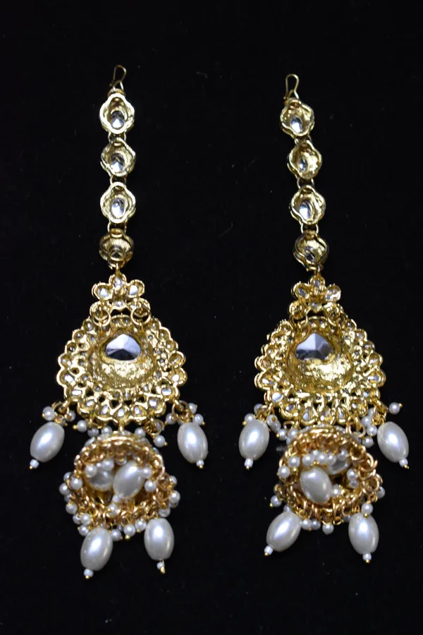 Golden_White_Alloy_Kundan_Meenakari_Bridal_Choker_Set_With_Mathapatti_For_Women