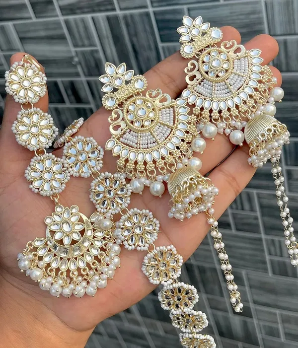 White_Alloy_Earrings_With_Mang_Tikka_For_Women