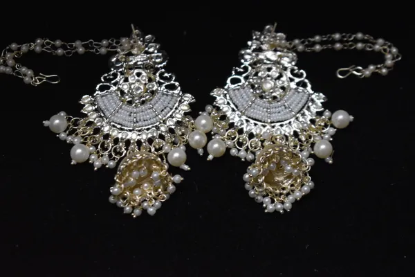 White_Alloy_Earrings_With_Mang_Tikka_For_Women