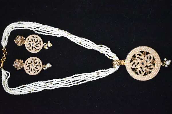 White_Alloy_Beaded_Flower_Pearl_Mala_Set_For_Women