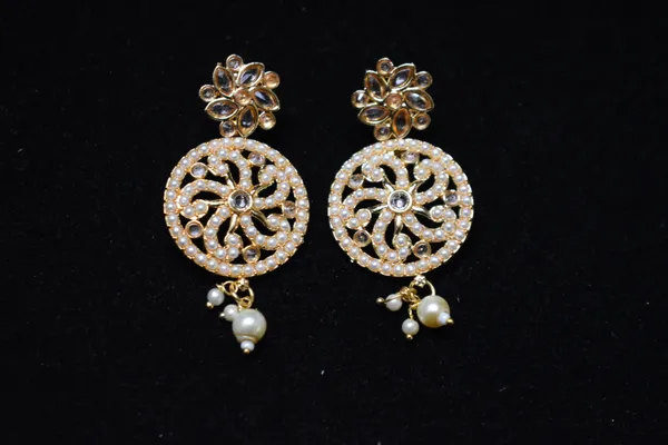 White_Alloy_Beaded_Flower_Pearl_Mala_Set_For_Women
