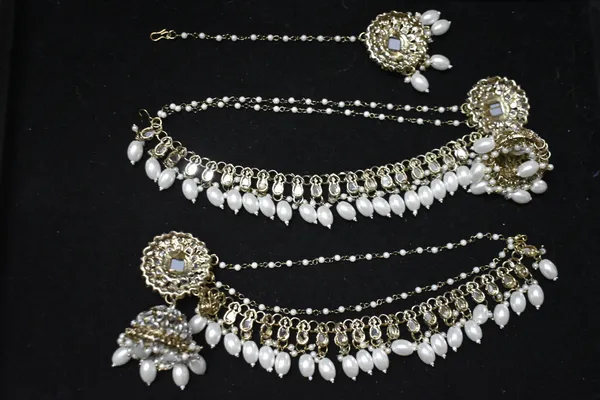 White_Alloy_Mirror_Jhumkas_With_Hair_Chain_And_Mangtika_For_Women