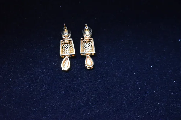 Green_Golden_Alloy_Designer_Choker_Set_For_Women