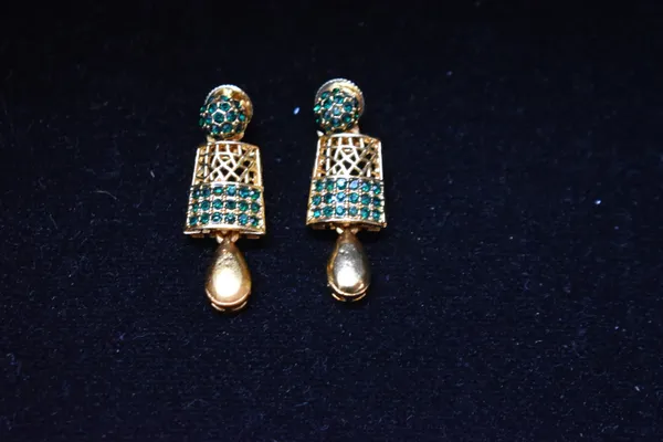 Green_Golden_Alloy_Designer_Choker_Set_For_Women