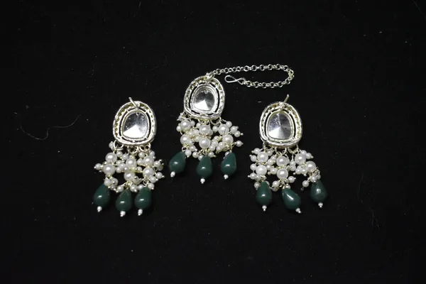 Green_Alloy_Kundan_Beaded_Choker_Set_For_Women