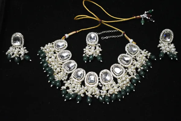 Green_Alloy_Kundan_Beaded_Choker_Set_For_Women