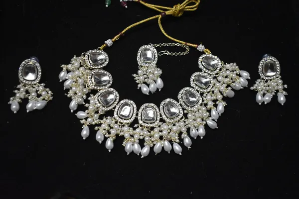 White_Alloy_Kundan_Beaded_Choker_Set_For_Women