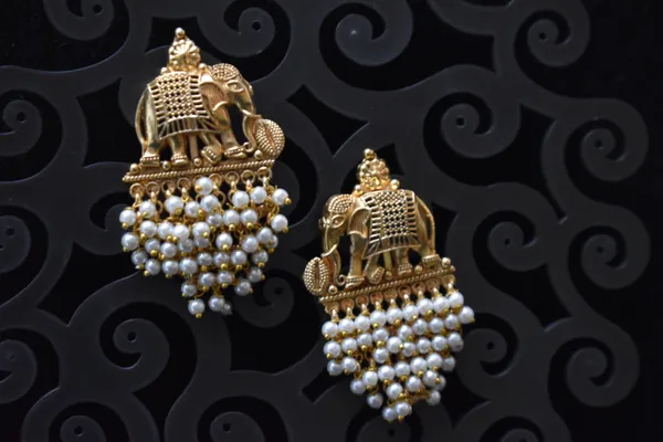 Golden_Copper_Earrings_For_Women