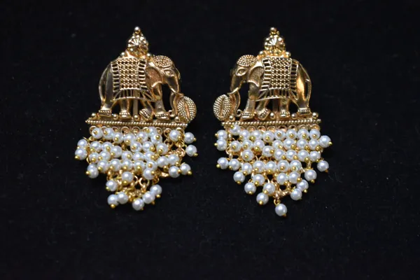 Golden_Copper_Earrings_For_Women