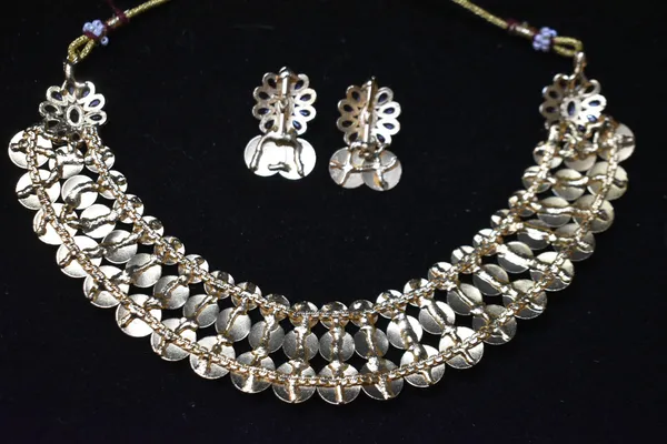 Red_Alloy_Lakshmi_Coin_Choker_Set_For_Women