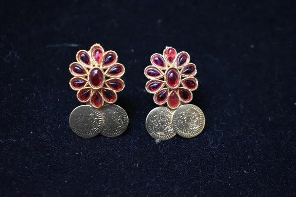 Red_Alloy_Lakshmi_Coin_Choker_Set_For_Women