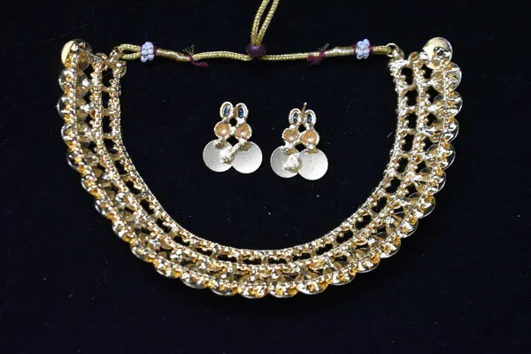Green_Alloy_Choker_Set_For_Women