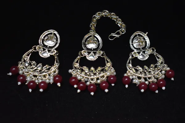 Maroon_Alloy_Kundan_Beaded_Necklace_Set_With_Mangtika_For_Women