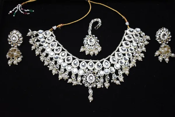 White_Alloy_Meenakari_Kundan_Pearl_Bridal_Choker_Set_With_Jhumkas_For_Women