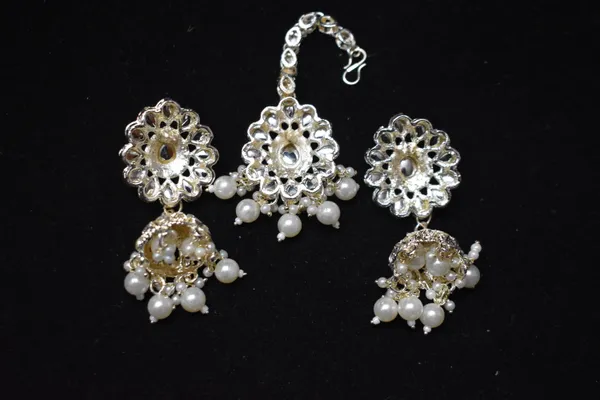 White_Alloy_Meenakari_Kundan_Pearl_Bridal_Choker_Set_With_Jhumkas_For_Women