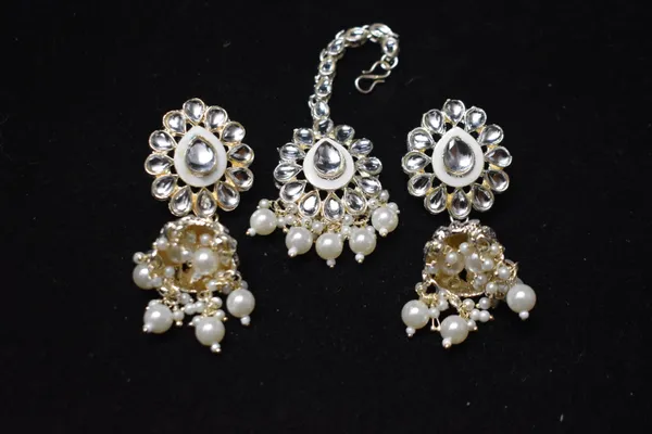 White_Alloy_Meenakari_Kundan_Pearl_Bridal_Choker_Set_With_Jhumkas_For_Women