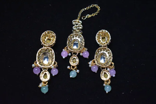 Pastel_Alloy_Meenakari_Diamond_Bridal_Choker_Set_With_Mangtika_For_Women