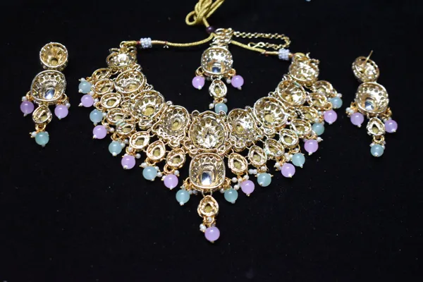 Pastel_Alloy_Meenakari_Diamond_Bridal_Choker_Set_With_Mangtika_For_Women