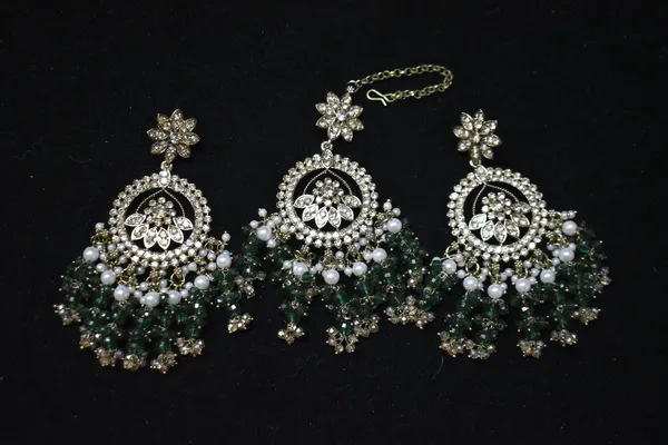 Green_Alloy_Diamond_Studded_Beaded_Bridal_Choker_Set_With_Mangtika_For_Women
