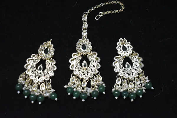 Green_Alloy_Bridal_Kundan_Necklace_Set_For_Women