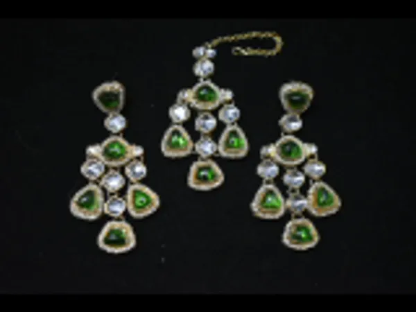 Green_Alloy_Kundan_Bridal_Choker_Set_With_Mangtika_For_Women