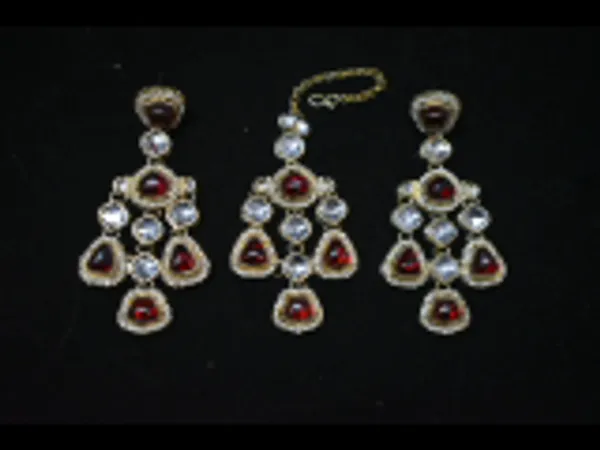 Red_Alloy_Kundan_Bridal_Choker_Set_With_Mangtika_For_Women