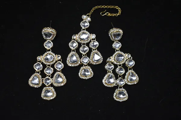 White_Alloy_Kundan_Bridal_Choker_Set_With_Mangtika_For_Women
