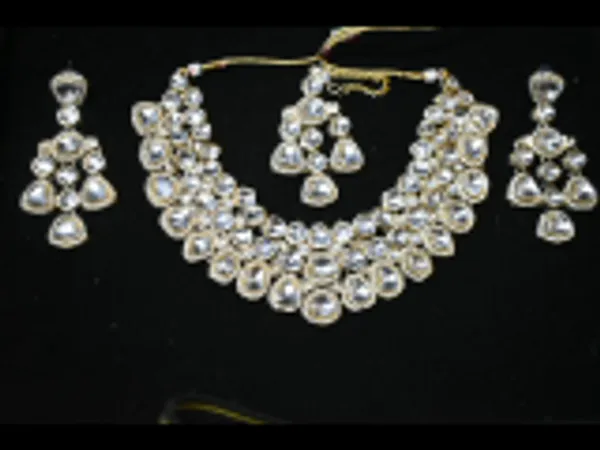 White_Alloy_Kundan_Bridal_Choker_Set_With_Mangtika_For_Women