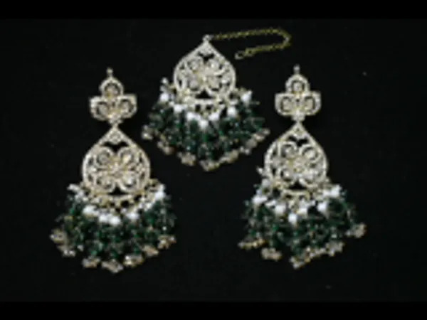Green_Alloy_Diamond_Studded_Bead_Bridal_Choker_Set_With_Mangtika_For_Women
