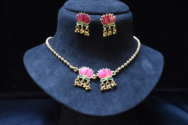 Pink_And_Green_Alloy_Necklace_Set_For_Women_-_Pack_Of_2