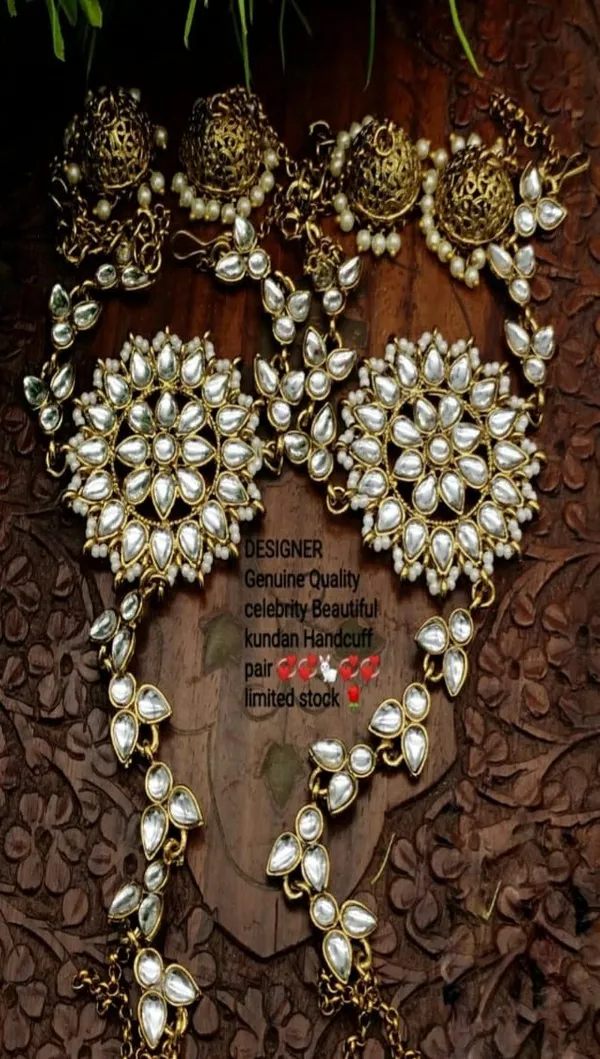 Royal_Hathpanja_In_Flower_Design_With_Stone_Work
