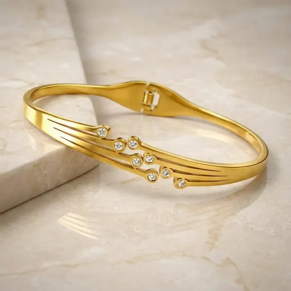 Gold_Stainless_Steel_Wave_Crystal_Studded_Bracelet_For_Women_3002