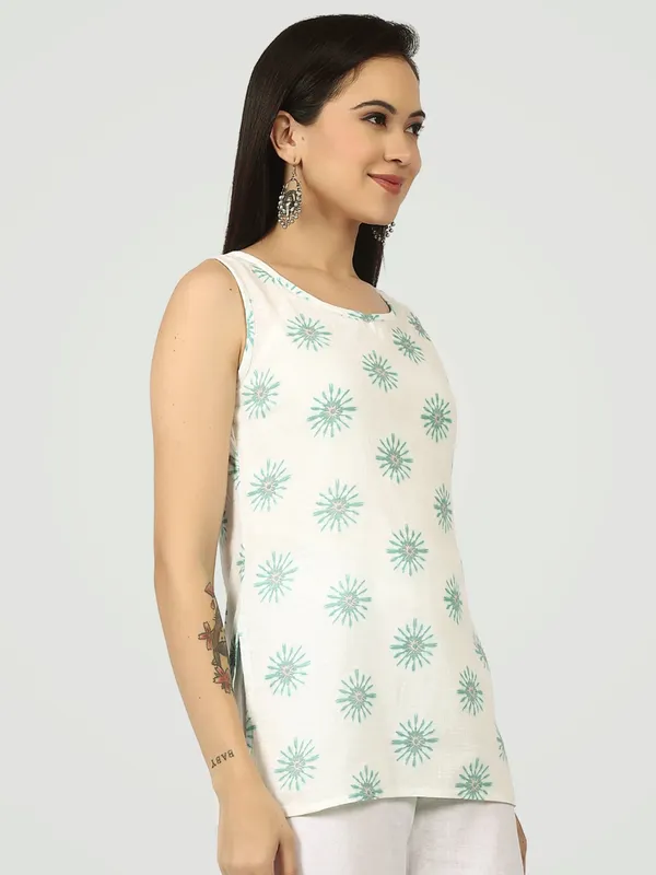 White_Sunburst_Motif_Sleeveless_Short_Kurti