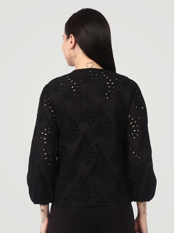 Black_Schiffli_Embroidered_Onyx_Tunic