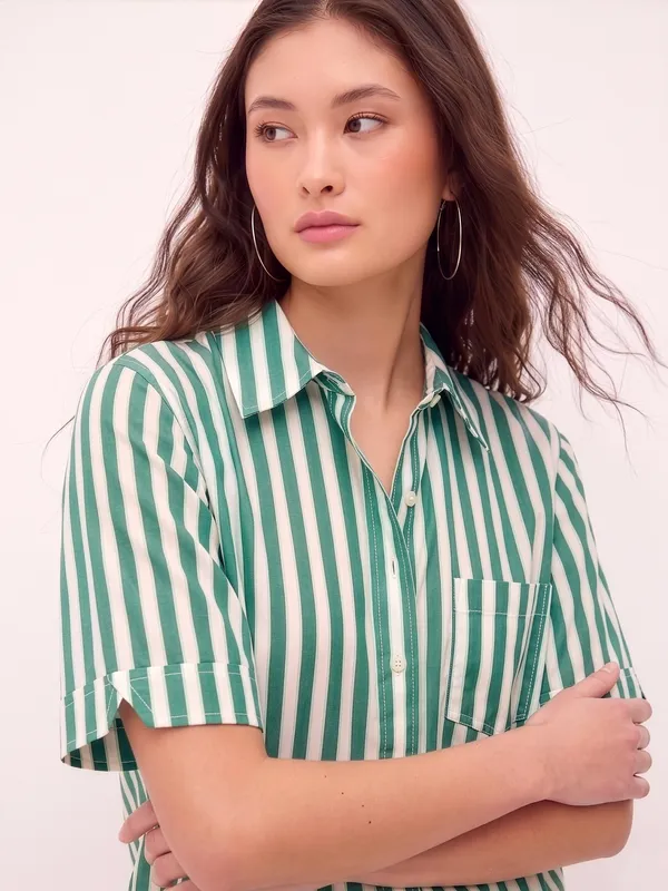 Green_And_White_Vertical_Stripe_Boxy_Fit_Cotton_Shirt_Short_Sleeves_For_Women