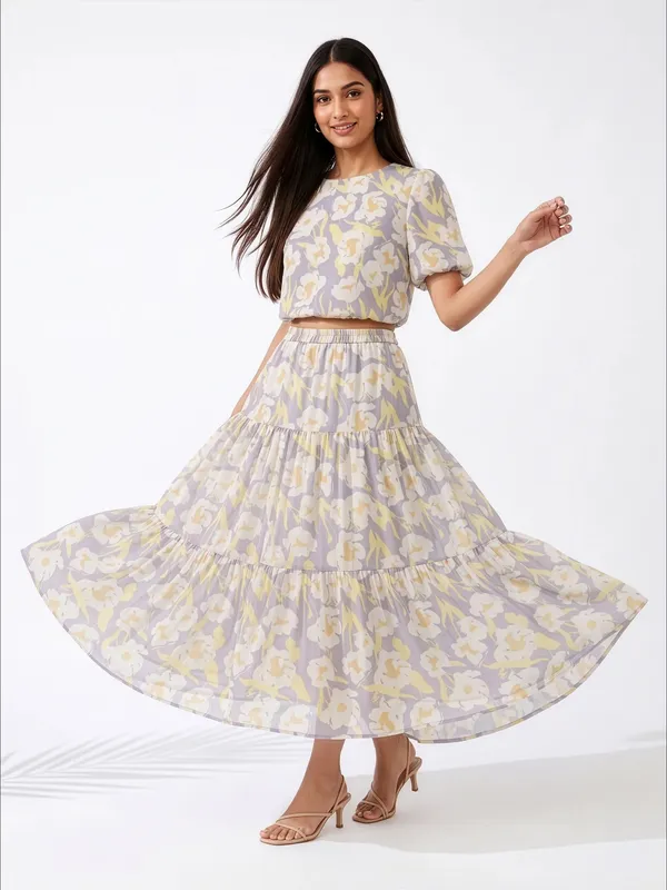 Grey_Floral_Print_Puff_Sleeve_Top_And_Tiered_Skirt_Set_For_Women