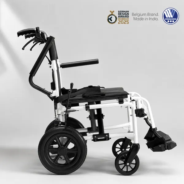Bobby_Evo_The_Lightweight,_Foldable_Wheelchair_for_Effortless_Transport