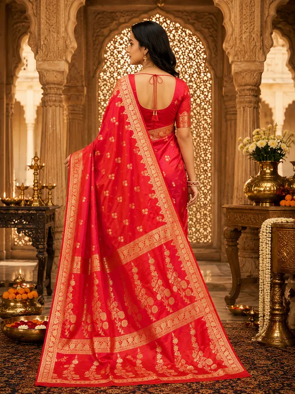Red_Banarasi_Silk_Zari_Woven_Saree_For_Women