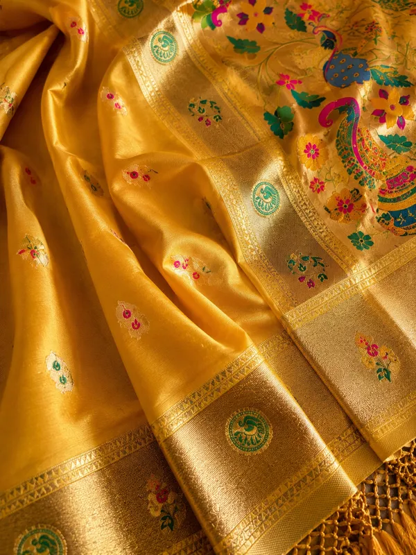 Yellow_Woven_Silk_Peacock_Motif_Zari_Saree_For_Women
