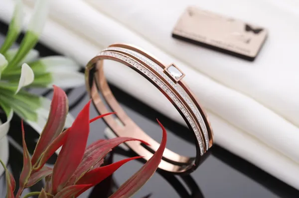 Celeste_Luxe_Anti-Tarnish_Bracelet