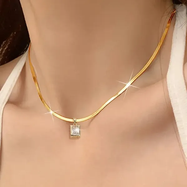 Crystal_Chain_Pendent_