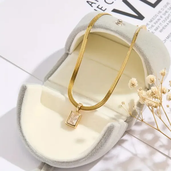 Crystal_Chain_Pendent_