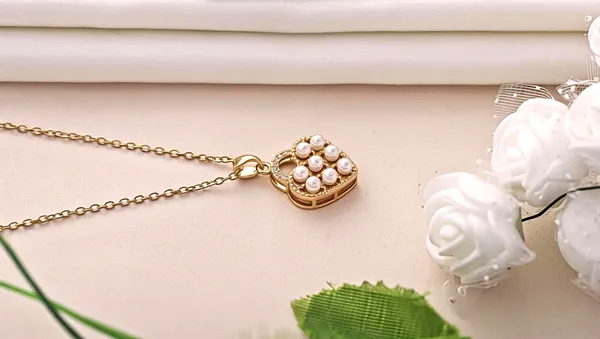 Heart_lock_necklace