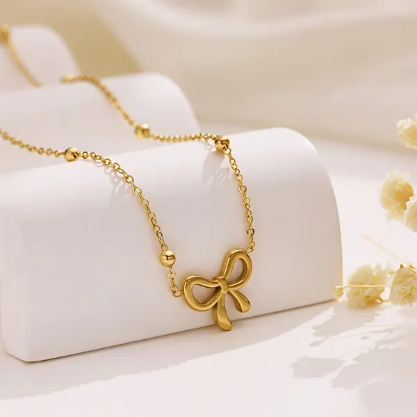 The_Bow_Necklace