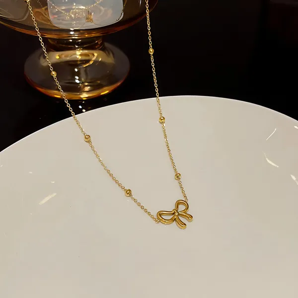 The_Bow_Necklace
